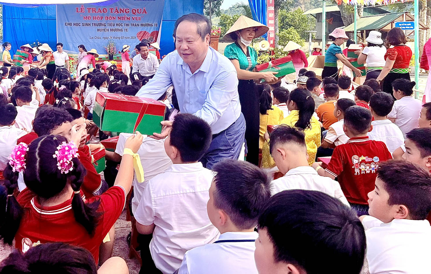 tặng quà